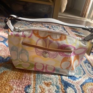 Vintage COACH bag from early 2000’s.